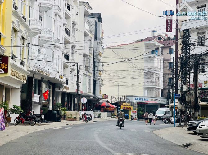 HÀNG HIẾM  KHÁCH SẠN THUẬN TIỆN ĐI LẠI NAM KỲ KHỞI NGHĨA CÓ THANG MÁY ĐÀ LẠT - 1