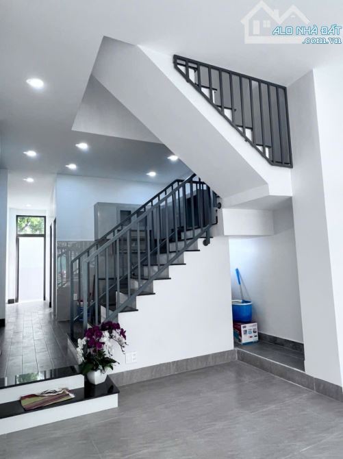Nhà trệt lầu hẻm 71 đường số 5 P.Linh Xuân giá 5 tỷ thương lượng. Sổ riêng hoàn công sẵn - 1