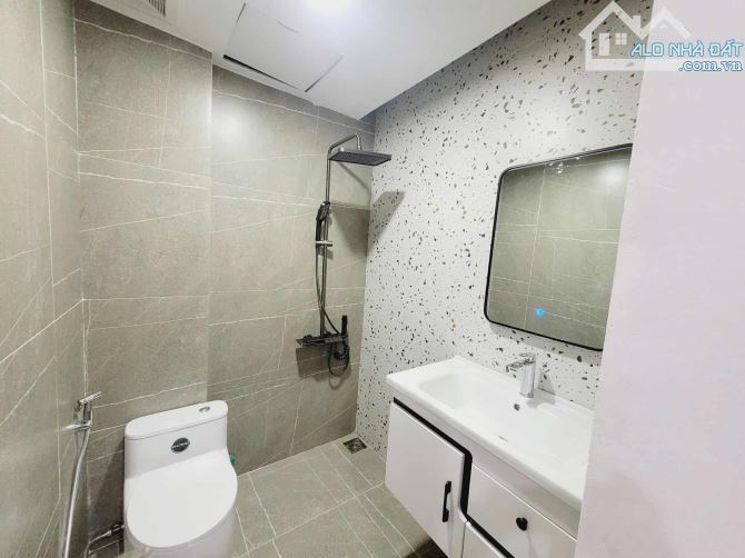 BÁN GẤP NHÀ CÀU GIẤY 50m2, 5 TẦNG MẶT TIỀN 3,6m GIÁ 15.6 TỶ - 1