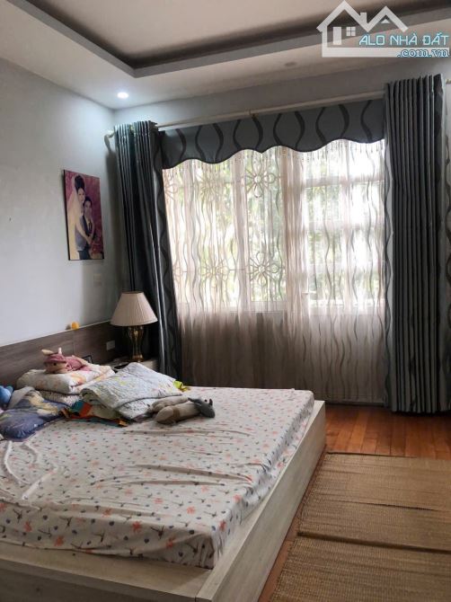 Bán Nhà Trâu Qùy Khu 31ha - 100m Full Nội Thất - Đường Ô Tránh Vỉa hè Rộng - giá 15.9 tỷ - 1