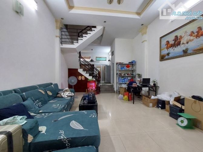 Bán nhà Phường 4 Tân Bình, Hoàng Văn Thụ, 70m, Ngang 5m, 4 Tầng, 11 tỷ hơn - 1