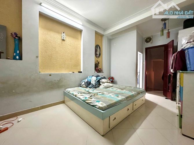 Bán nhà mặt tiền 4.5m Lạc Long Quân, gần khu du lịch Đầm Sen - 1