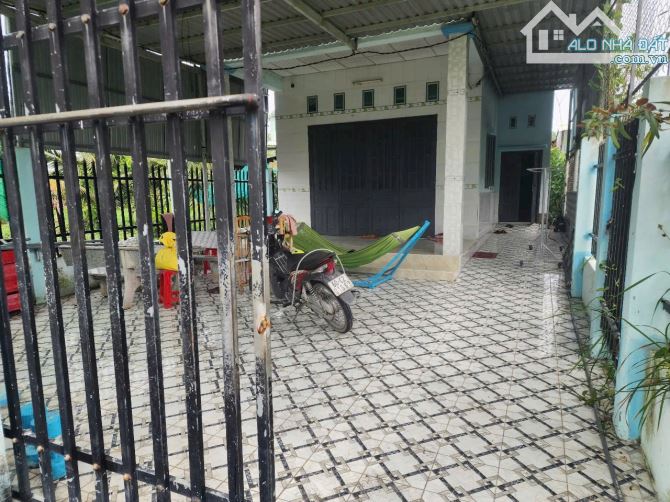 Cần bán gấp nhà để trả nợ MT đường Phan Văn Đáng- Phú Đông Nhơn Trạch sổ riêng 1,65 tỷ - 1