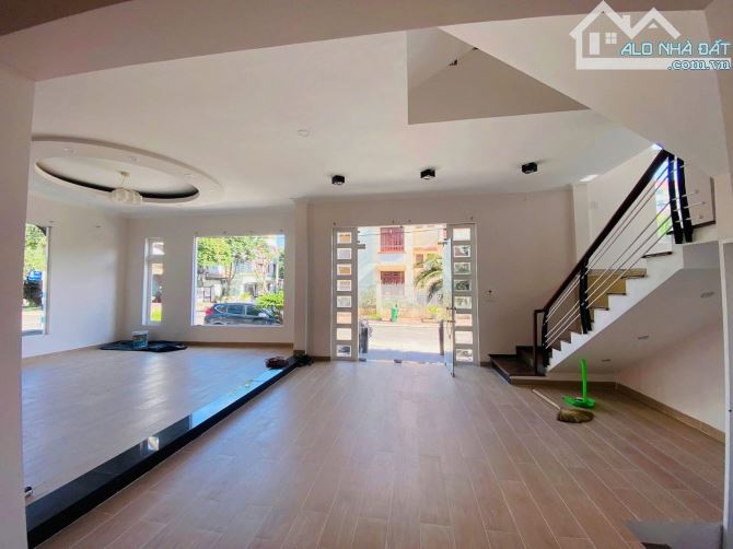 VIP CĂN GÓC 2 MẶT TIỀN KINH DOANH 3 LẦU ĐƯỜNG NGÔ GIA TỰ, DT 217M2, GIÁ 20TỶ - 1