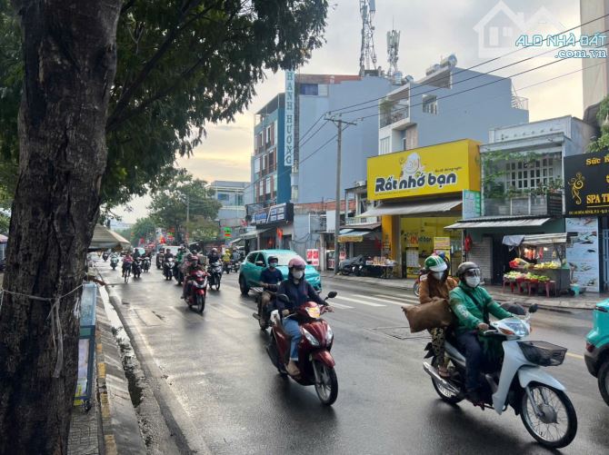 GÓC 2 MẶT TIỀN ĐƯỜNG HÒA BÌNH, QUẬN 11 ĐỐI DIỆN ĐẦM SEN: DT 190M(9X23M); HĐT 120TR/TH - 1