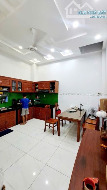Bán nhà đẹp 4.3 x16 SHR HXH 2 tầng Hiệp thành quận 12 nhỉnh 4 tỏi - 1