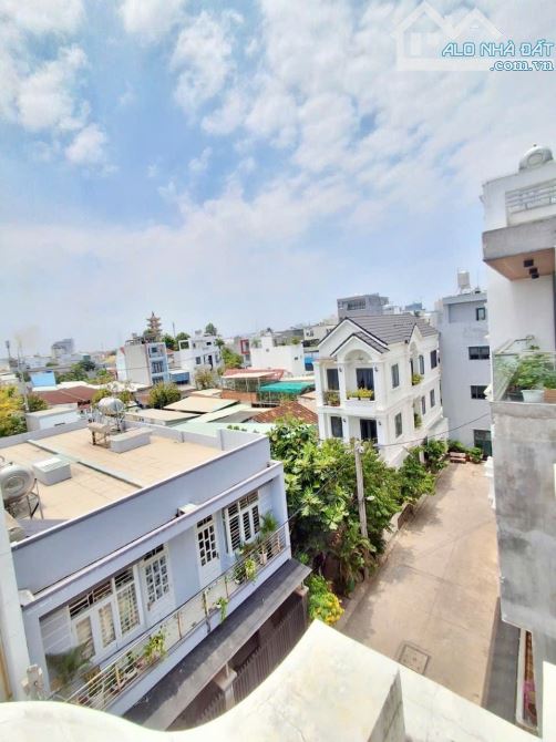 NHÀ PHỐ HIỆN ĐẠI 4 TẦNG ĐẸP MÊ LY - NỘI THẤT CAO CẤP - KHU VIP P.CÁT LÁI THỦ ĐỨC - 80M2 - 1