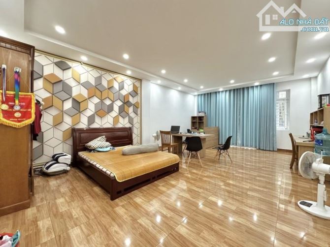 **Bán nhà mặt tiền Lê Lai** p12 quận Tân Bình; (5*35) 4 tầng - 15 tỷ - 1
