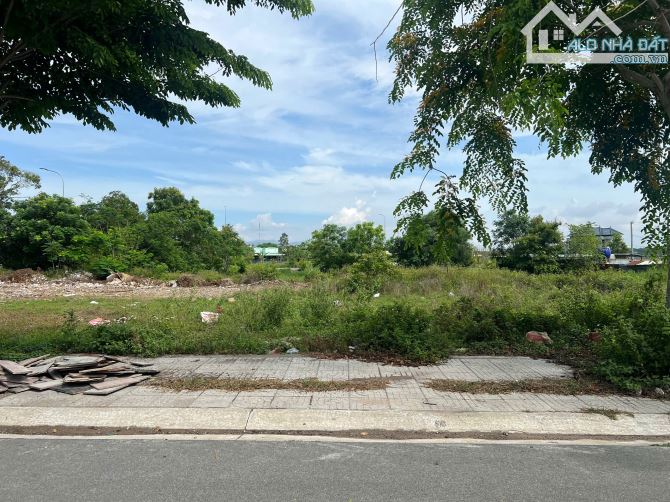 LÔ ĐẤT CÁCH SIÊU ĐÔ THỊ GOLD COAST 200M, 2MT GIÁ CHỈ 1TY400 - 1