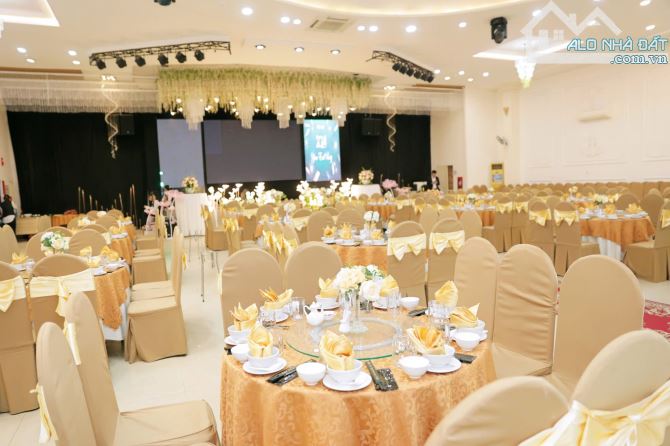 Cho thuê siêu phẩm nhà hàng mặt tiền đường 2/9, đoạn tập trung dãy nhà hàng đông đúc - 1