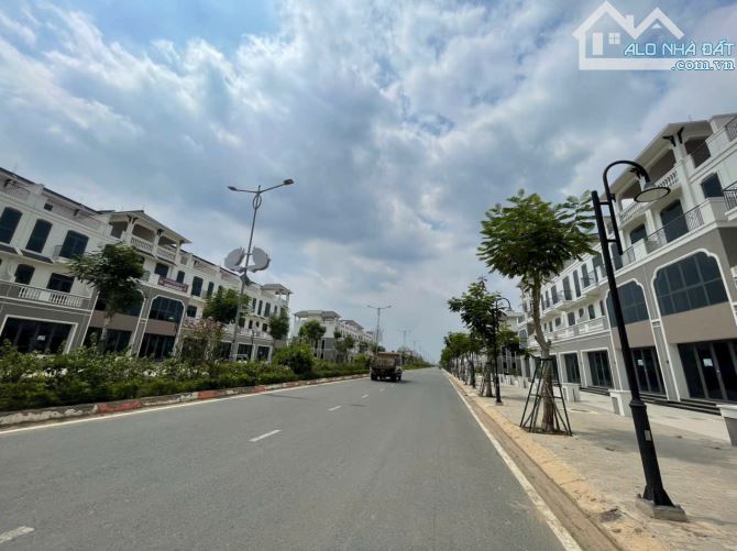 Thanh lý nền đất thổ 158m2 ngay Vinhomes Hậu Nghĩa - 1