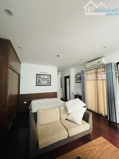 Bán gấp nhà mặt hồ tây phố Vệ Hồ, Tây Hồ.DT:80M2,MT:6M.Xây sẵn 6 tầng thang máy,kd sầm uất - 1