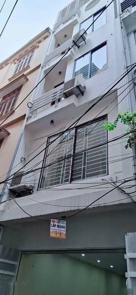 Cho thuê nhà phố Dương Quàng Hàm dt 50mx 5 tầng, 6 ngủ, ô tô vào nhà, 15tr/th - 1