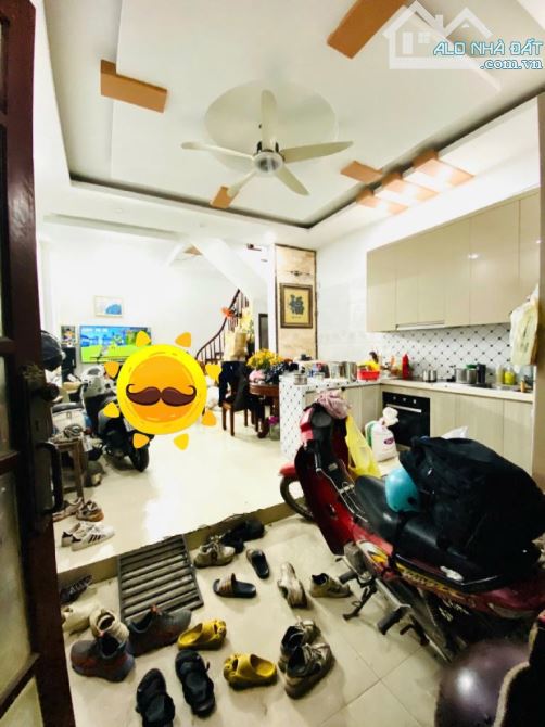 Bán nhà ngô thì nhậm hà đông. 45m2. 5 tầng . Mt5m - 1