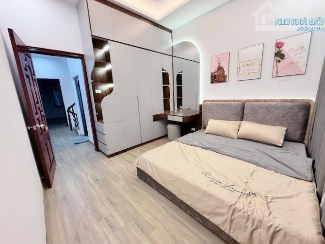 BÁN NHÀ PHỐ QUÂN NHÂN – 9,1 TỶ – NHÀ ĐẸP, 5M – RA Ô TÔ 🚗 - 1