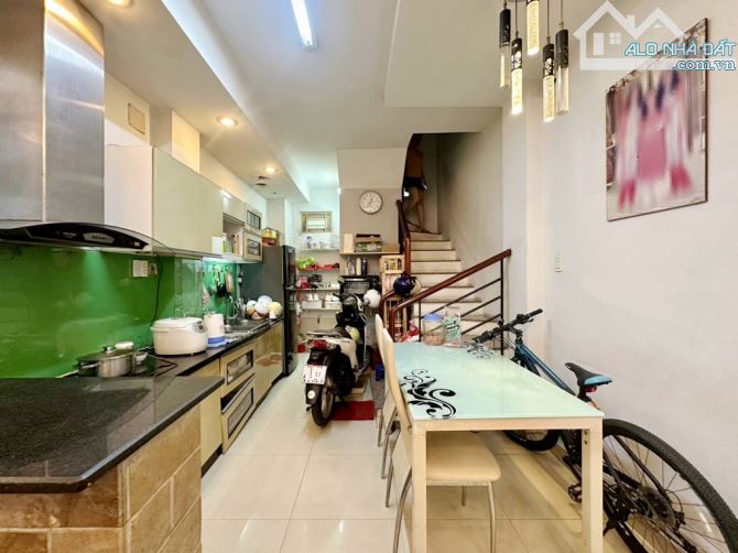 Bán nhà đẹp HXH Nguyễn Đình Chiểu, Quận 3, 4 tầng, 36m2, chưa tới 9 tỷ - 1