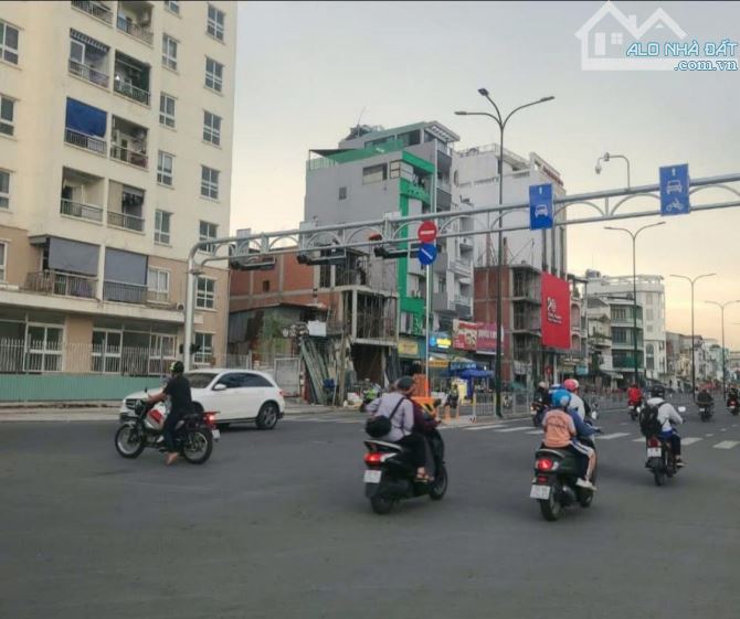 EMART PHAN VĂN TRỊ, LIỀN KỀ 4X18 , ÔTÔ ĐỖ CỔNG , THU NHẬP 20TR / THÁNG - 1