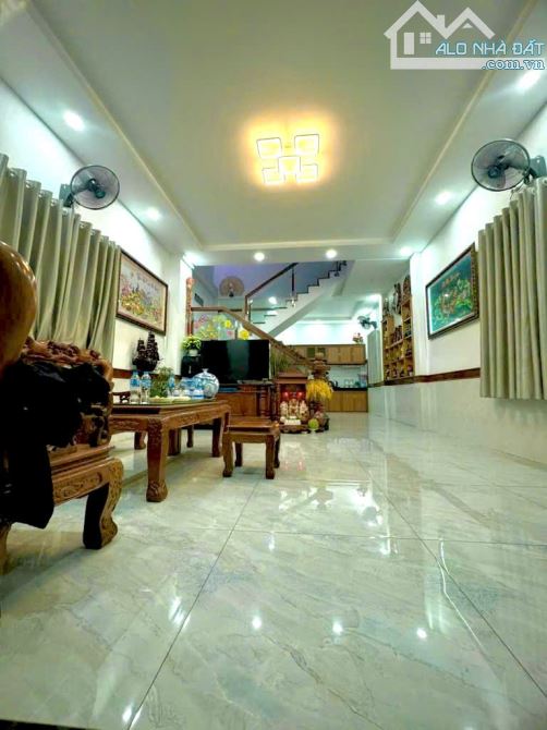 NHÀ ĐẸP MẶT TIỀN KINH DOANH – GẦN BẾN XE BUÝT HIỆP THÀNH – Giá chỉ 5,25 tỷ - 1