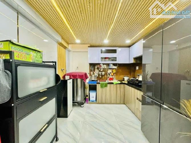 NHỈNH 4 TỶ - NHÀ ĐẸP TÂN SƠN TÂN BÌNH - GẦN NHÀ GA T3 SÂN BAY TÂN SƠN NHẤT - 50M2 - 2 BTCT - 1