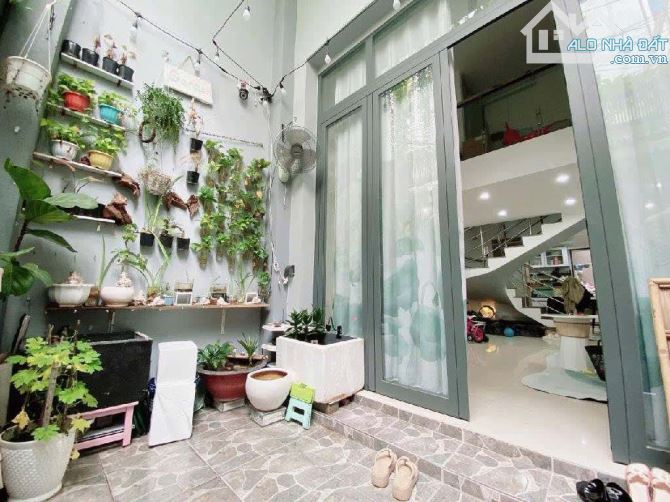 KHU VIP QUẬN 10 3THÁNG 2 50M2 3TẦNG ĐỆP NGANG 4M H3GÁC 10M RA HXH CHỈ 7.9TỶTL - 1