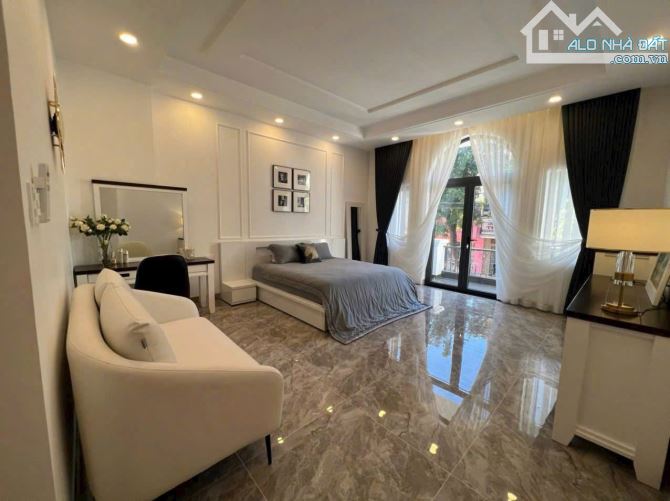 NHÀ MẶT TIỀN NGÔ QUYỀN 1 TRỆT 3 LẦU CÓ THANG MÁY - 1