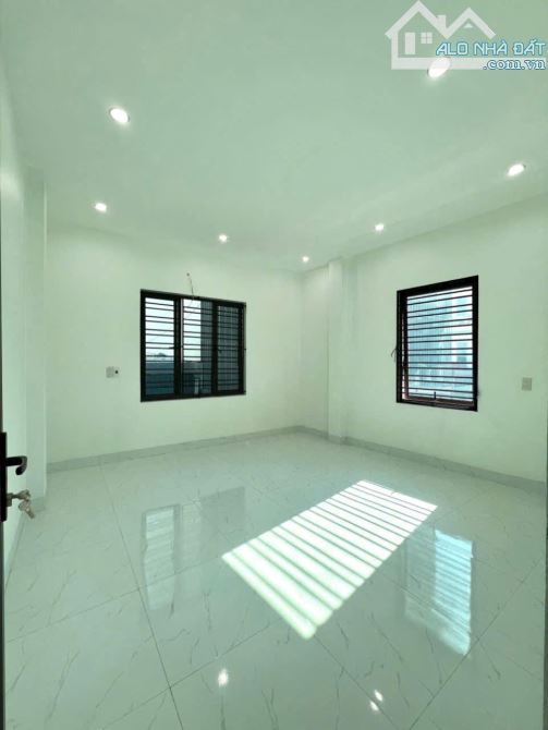 Bán nhà 3 tầng lô góc phường Trần Lãm, giá 2ty75 - 1