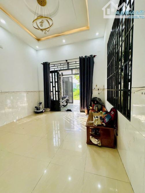Bán Nhà Cấp 4 Đẹp Sổ Riêng gần Khu Dân Cư Tân Phong, Trường THCS Tân Phong - 1