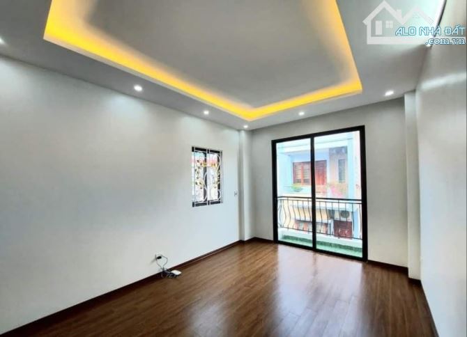 - Bán nhà đường Hồ Tùng Mậu, sát phố, nội thất xịn sò, 42m2, 9.1 tỷ. - 1