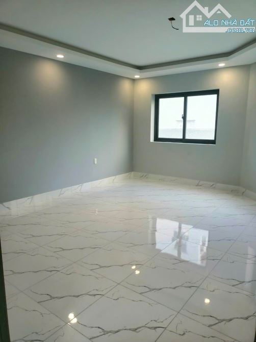 BÁN NHÀ 2 MẶT TIỀ.N SÁT LÊ VĂN QUỚ.I - NGÃ TƯ 4 XÃ - ( 5X22M ) - HẺM XE TẢI - 1
