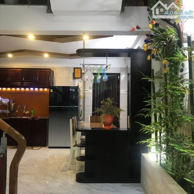CHO THUÊ NHÀ NGUYÊN CĂN MẶT TIỀN NGUYỄN LỘ TRẠCH - 100 M² - 5 PN - GIÁ 25 TRIỆU - 1