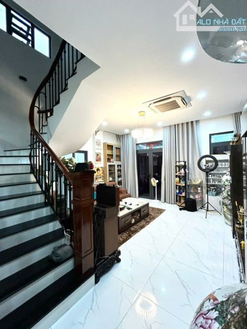 Bán nhà mới đẹp hẻm xe tải quay đầu, P.Tân kiểng, q7, 116m2, ngang 7,5m, giá nhỉnh 14 tỷ - 1