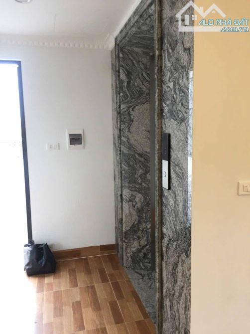 Bán nhà mặt hồ Hương Viên 75m2, 5T thang máy, mới đẹp, siêu hiếm. Giá 28.8 tỷ sổ đỏ đẹp