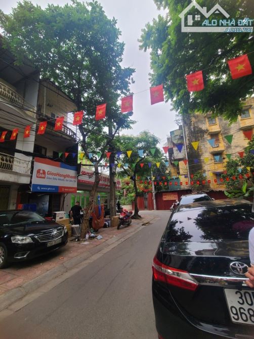 Bán Nhà P.Lô Huỳnh Thúc Kháng - Đống Đa - Vỉa Hè, ÔTô, K.Doanh- 65m²- Chỉ 22.5 Tỷ - 1