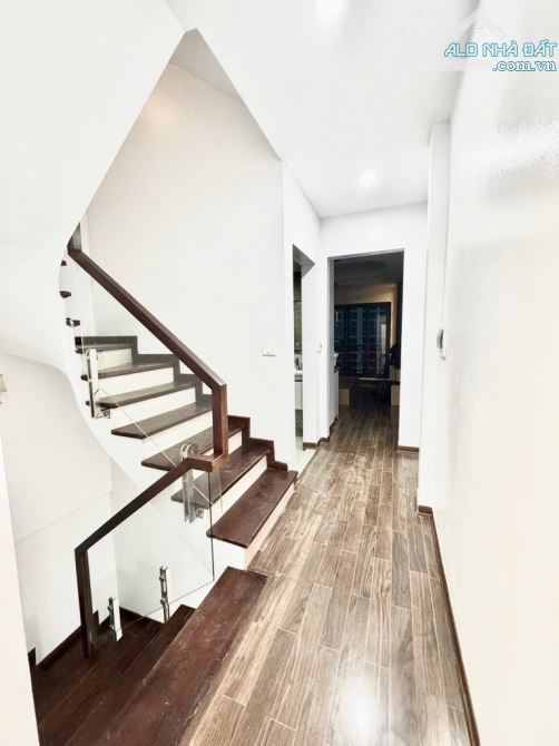 BÁN NHÀ PHƯƠNG CANH NAM TỪ LIÊM ,45m2 x 5 tầng ,Ô TÔ ĐỖ CỬA ,FULL NỘI THẤT,GIÁ HƠN 6 TỶ - 1