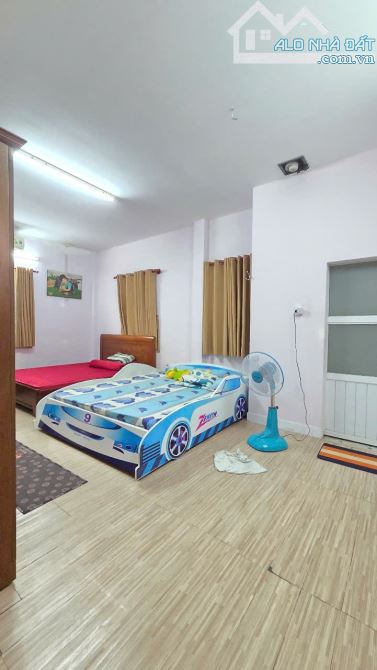 Ngộp Bank gấp bán nhà 80/... đường Dương Quảng Hàm, 109m2, 2 tầng, 2PN, 3WC, giá 9 tỷ - 1