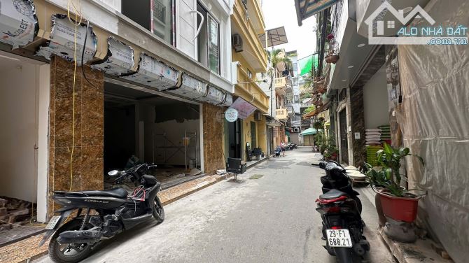 Hoàng Quốc Việt - Ô tô qua - Nhà mới 6 tầng thang máy - View Hồ điều hoà - 1