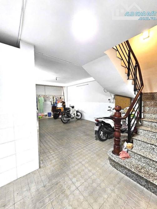 🔥 NGỘP NGÂN HÀNG BÁN GẤP TRONG THÁNG - HẺM XE TẢI HUỲNH VĂN BÁNH - 85M² - 5 TẦNG - PHÚ NH - 1