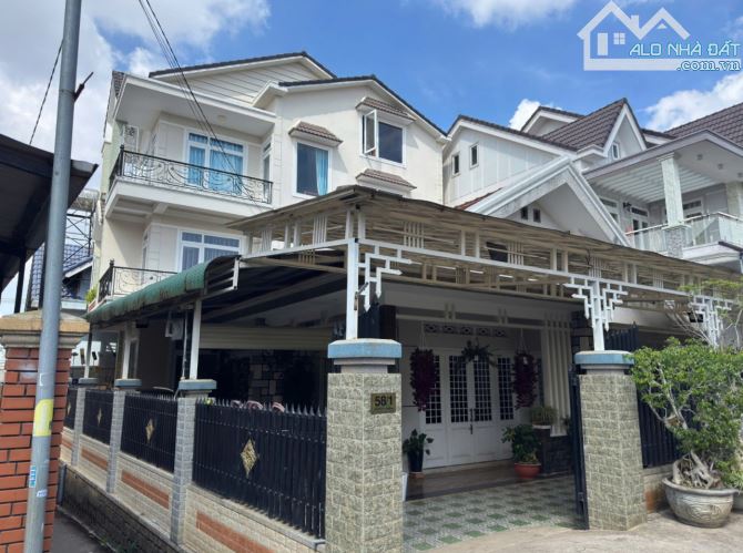 Tầm hơn 9ty mà tìm được một căn villa nghỉ dưỡng xây kiên cố thì rất khó - 1