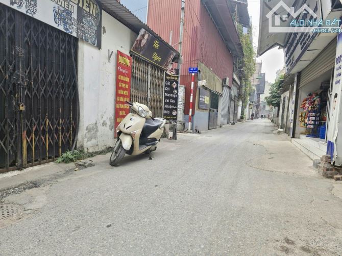 Bán đất Phố Trạm, Cổ Linh, Long Biên, 54m2, giá 13.8 tỷ, ô tô to, Kinh doanh tốt - 1
