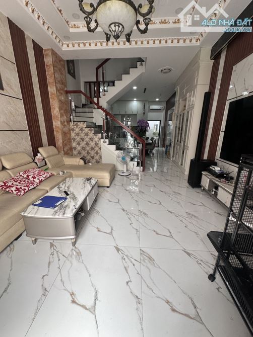HXH HÀ HUY GIÁP - NGAY CHÂN CẦU VƯỢT - 67M2 - 4 TẦNG - FULL NỘI THẤT - GIÁ 6,4 TỶ - 1