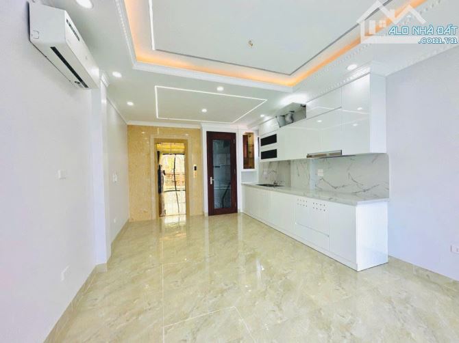 NGÕ 68 CẦU GIẤY , THANG MÁY DT 38m2 6 tầng mặt tiền 4m Giá 12.2 tỷ - 1