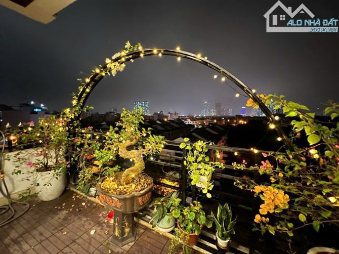 BÁN NHÀ DỊCH VỌNG, CẦU GIẤY - GẦN Ô TÔ - 56m MT 5m - NHÀ ĐẸP DÂN XÂY - 1