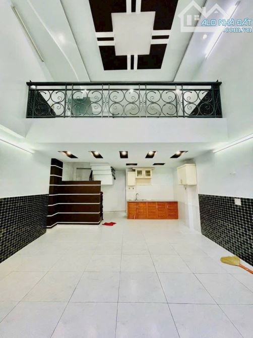 Chỉ 5,x Tỷ có nhà đẹp 4 Tầng, Ngang 4,5m, HXH, gần trường tiểu học Võ Thị Sáu - 1