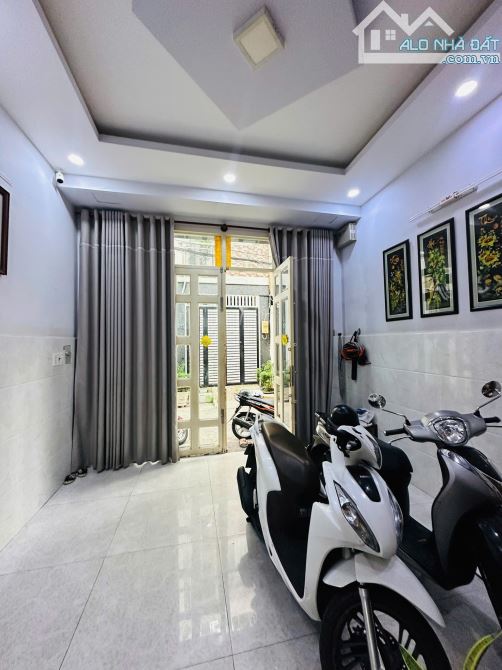 Bán nhà HXH 8m Đường Số 7, ngay Ni Sư Huỳnh Liên - 3 tầng giá 7.9 tỷTL - 1