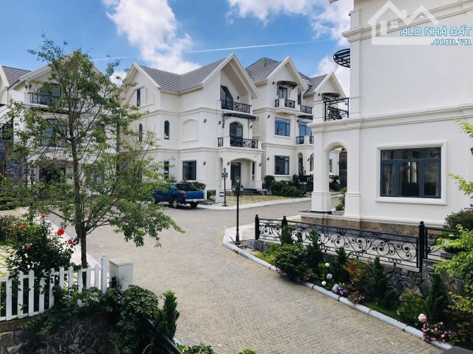 VILLA 2 MẶT TIỀN KHU BIỆT THỰ CAO CẤP Ở MĂNGLIN PHƯỜNG 7, 210M2 4PN 5WC GIÁ 13.5 TỶ TL - 1