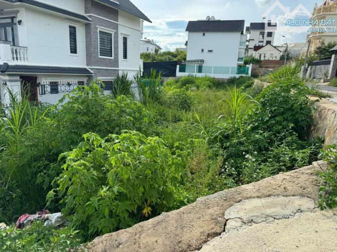 ĐẤT   - GIÁ CỰC TỐT Cần bán nhanh  Lô Đất Vị Trí Đẹp Tại Phường 8 Đà Lạt , lâm đồ - 1