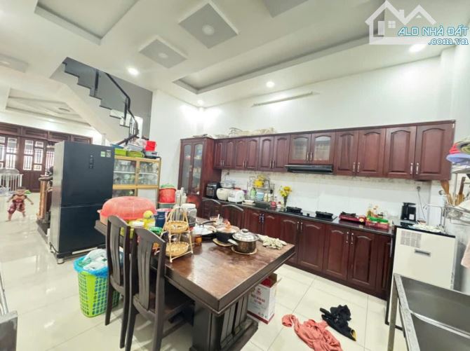 NHÀ 4 TẦNG - BTCT CẠNH LÊ VĂN VIỆT - MAN THIỆN - TPTĐ- DIỆN TÍCH : 134M2 - GIÁ CHỈ 14.5 TỶ - 1