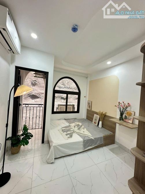 Bán toà CCMN phố Yên Hoa, 70m2 x 7 tầng thang máy, 16 phòng kk, 30m ra mặt phố - 1
