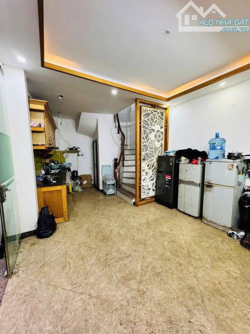 Chủ mót bán giảm 700tr nhà Trần Thái Tông vip Cầu Giấy 30m 5T mặt tiền 6m ngõ thông - 1