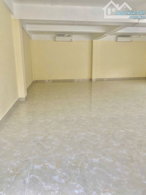 Cho thuê kho kết hợp văn phòng Sài Đồng, 200m, 3 tầng, container đỗ cửa, xuất VAT, 128k/m - 1